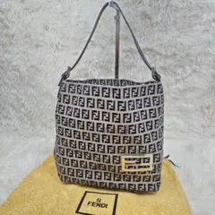 美品保存袋付き FENDI マンマバケット ハンドバッグ ズッカ柄