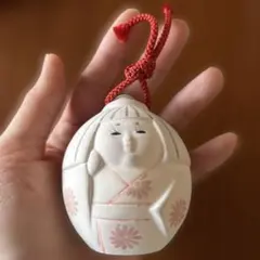 日本の伝統的な陶器人形