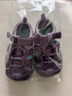 ベビーサンダル 紫色