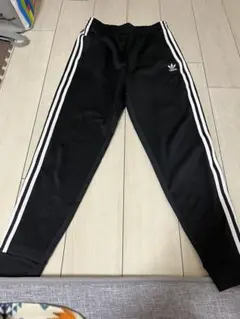 アディダス ブラック ストライプジャージ