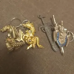 ぽ*こ様 ドラゴンクエスト ルイーダの酒場 メダル王の盾 パネル - メルカリ