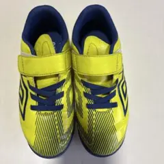 Umbro イエロー/ブルー サッカーシューズ