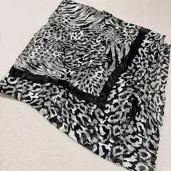 ヒョウ柄シルクスカーフ