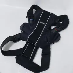 ベビービョルン ベビーキャリア メッシュ 抱っこひも ブラック　新生児