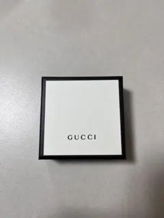 GUCCI ギフトボックス 小型 ホワイト/ブラック