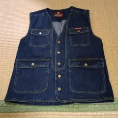 Item thumbnail for item 8eb16d98-ab03-47d2-ba17-fac8660e3323