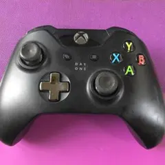 Xbox One ワイヤレス コントローラー (ブラック)