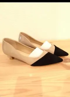 ベージュ＆ブラックエナメルパンプス　２３センチ