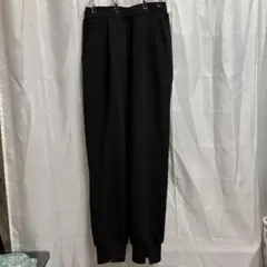 ブラック プリーツ入り パンツ　M