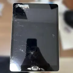 Apple iPad 第9世代本体 シルバー 画面ひび割れ