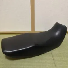 Kawasaki カワサキ バイクシート 純正風 ブラック 車種不明 現状品のサムネイル