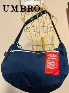 美品umbro アンブロ　ショルダーバッグ ネイビー　CODURE使用　耐久性