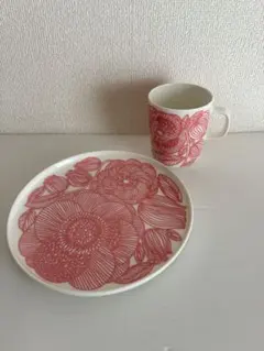 マリメッコ クルイェンポルヴィ プレート マグカップ ピンク　食器　北欧　皿 マリメッコ クルイェンポルヴィ プレート ピンク kurjenpolvi」 - メルカリ