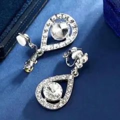 ☆イヤリング　 ブライダル　ウェディングアクセサリー　大きい　ラインストーン