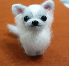 チ*☆様 羊毛フェルト スムースチワワ ホワイト ボールチェーン - メルカリ