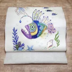 名古屋帯 刺繍 カメレオン 薄グレー×白 紗 太鼓柄 お仕立て込み 名古屋帯 刺繍 カメレオン 薄グレー×白 紗 太鼓柄 お仕立て込み - メルカリ