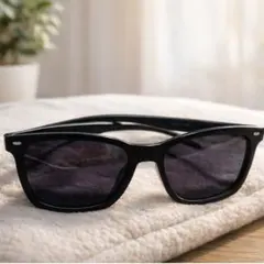 タイトル: ブラック サングラス UVカット メンズ レディース おしゃれ