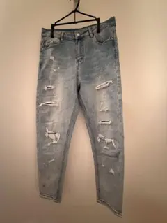 ライトブルーダメージデニムパンツ