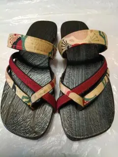 和柄ストラップの木製下駄