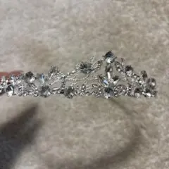 ブライダル　ティアラ ヘアアクセ 結婚式 挙式 ウェディング 花嫁 低め