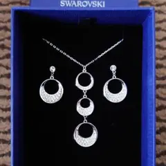 スワロフスキー ピアス＆ネックレス