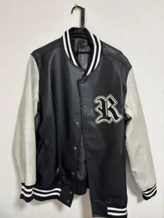 【新品・未使用】　レザー スタジャン K刺繍 黒とホワイト　タグ付き