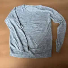 GUグレー Vネック 長袖セーター