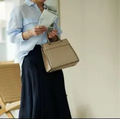 少しの間だけ値下げ！新品未使用！E'POR W BAG Medium ベージュ