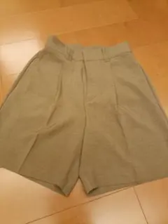【vis新品未使用】ベージュ ハーフパンツのサムネイル