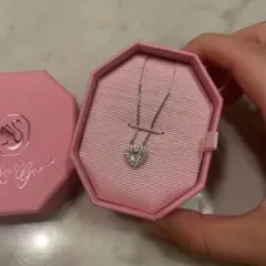 Ariana Grande × Swarovski ハートペンダント ネックレス