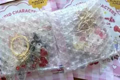 サンリオ　きらきらフルーツチャーム　2個セット　クロミ&ハローキティ