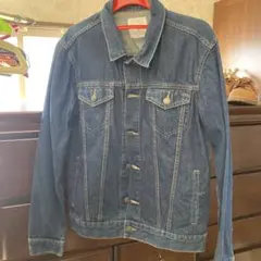 Item thumbnail for item 2c9140f7-ff78-4c2d-a531-e590e7a4892c