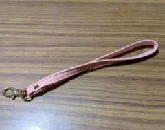 ピンク 合成皮革 ストラップ ゴールド金具