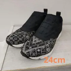 Reebok スニーカー ブラック 総柄