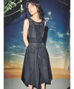 【送料込・新品・未使用・タグ付】LAGUNAMOON＊パネルレースワンピース❤︎