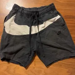 NIKE ビッグスウッシュ ショートパンツ ブラック XLのサムネイル