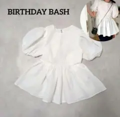 美品　BIRTHDAY BASH　ペプラムフリルボリュームパフトップスのサムネイル