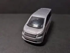 非売品✨トヨタノア✨ディーラー✨限定✨レア✨シルバー✨ミニカー トヨタ ノア 1/30 カラーサンプル シルバーメタリック 購入 非売品