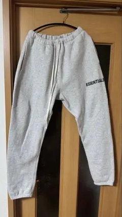 ESSENTIALS グレー ジョガーパンツ 初期