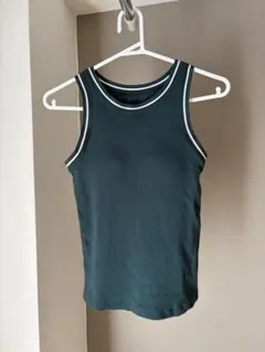 新品未着用　ユニクロ　カップ付きタンクトップ　S