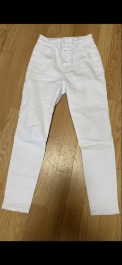 ホワイト ストレートデニム ボタンフライ