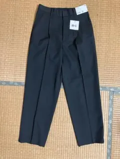 ユニクロC タックワイドテーパードパンツ　ブラック　XS