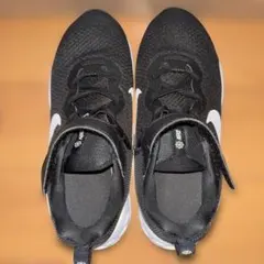 Nike キッズ スニーカー 黒/白　22cm