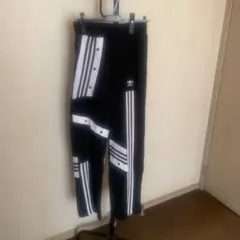 adidas ストライプ ジョガーパンツ 2種