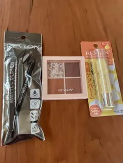 REVLON アイシャドウクアッド .アイライナー.リップバーム 3点セット