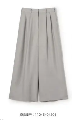 グレー ワイドパンツ プリーツ入り