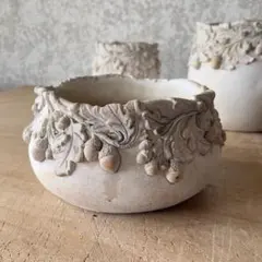 べーしーる様専用でお願いメルヘンチックレリーフとっても可愛い陶器鉢浅鉢タイプ