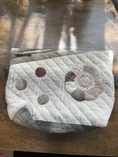 値下げ中‼︎パッチワーク　キルティングデザインのポーチA