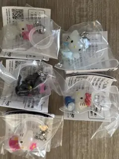 ハローキティ めじるしアクセサリー　5種セット