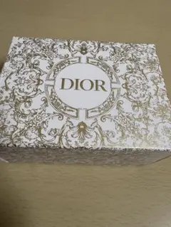 Dior ギフトボックス ゴールド装飾 紙製 手のひらサイズ